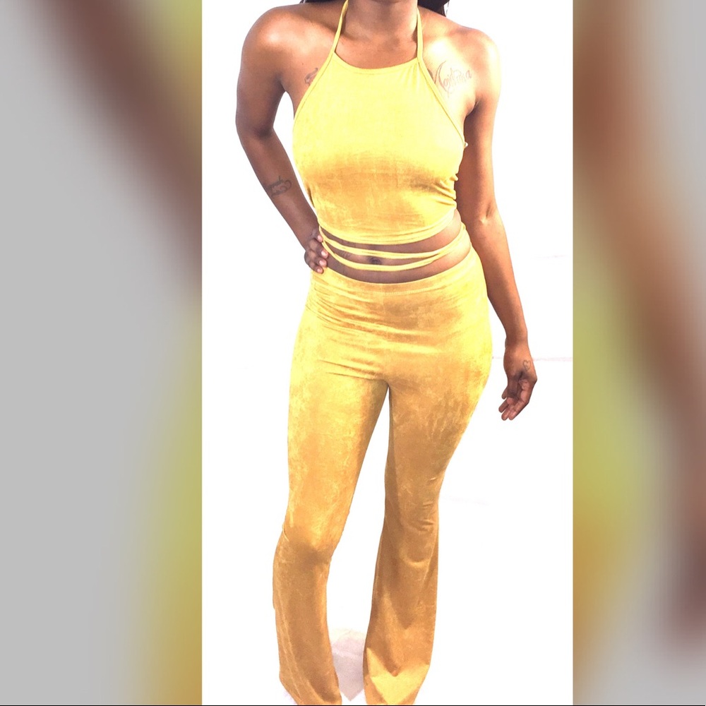 Crush velvet yellow 2 piece set. New!!